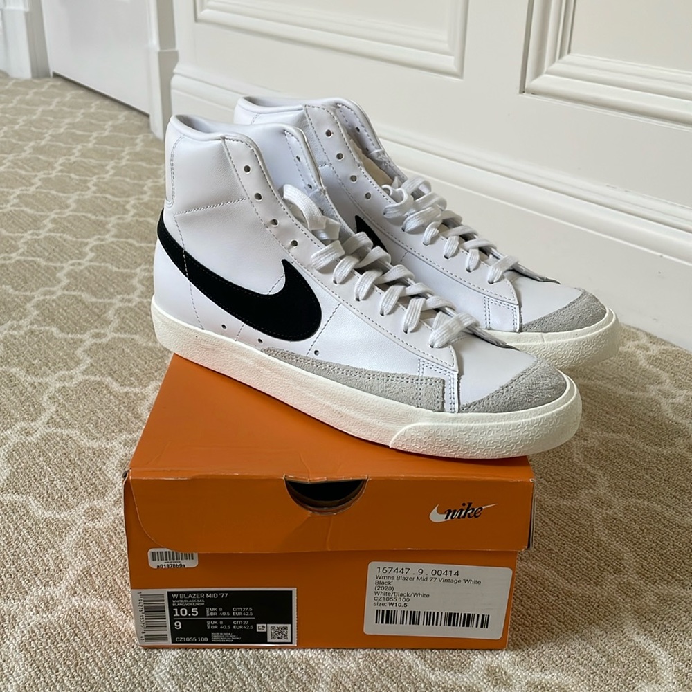 BRAND NEW! Nike Blazer Sneakers Mid 77